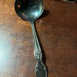 Vintage Elegant Silver Plated Wm Rogers & Son Victorian Rose Gravy/Soup Ladle